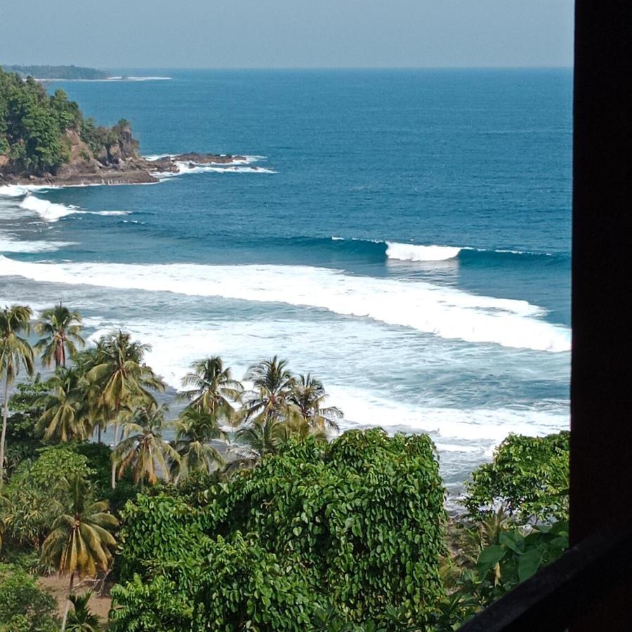 Rumah Nalu Surf Camp Krui Kültér fotó