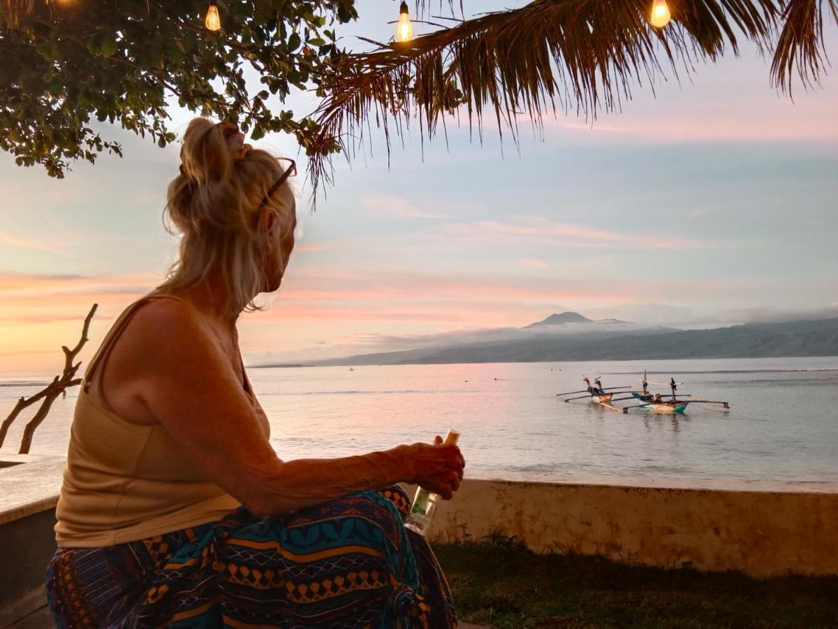 Rumah Nalu Surf Camp Krui Kültér fotó