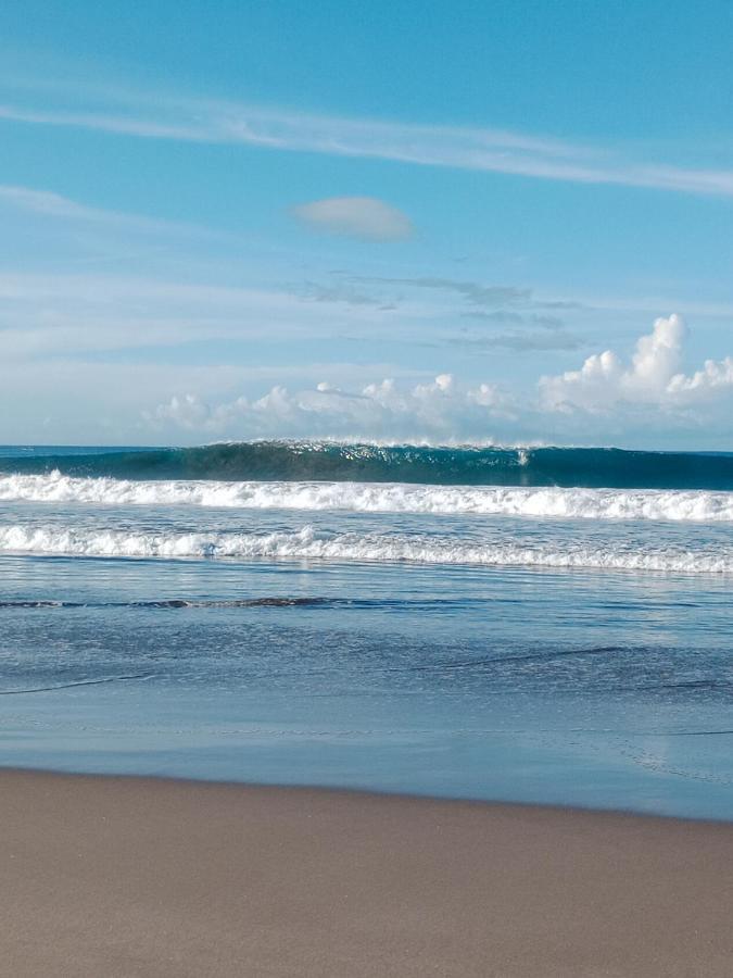 Rumah Nalu Surf Camp Krui Kültér fotó